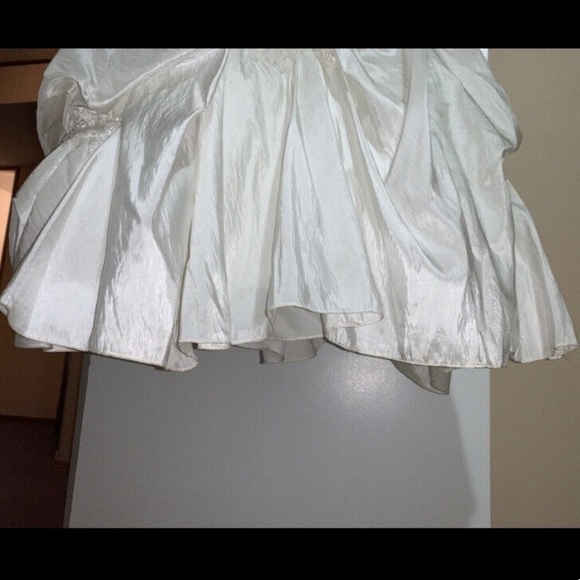 Maggie Sottero Mary Ivory beaded wedding dress - Picture 4 of 7